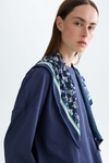 Fleece straight-fit sweatshirt with print scarf
