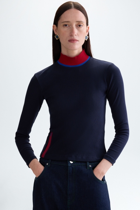 RIBBED KNIT FITTED TOP