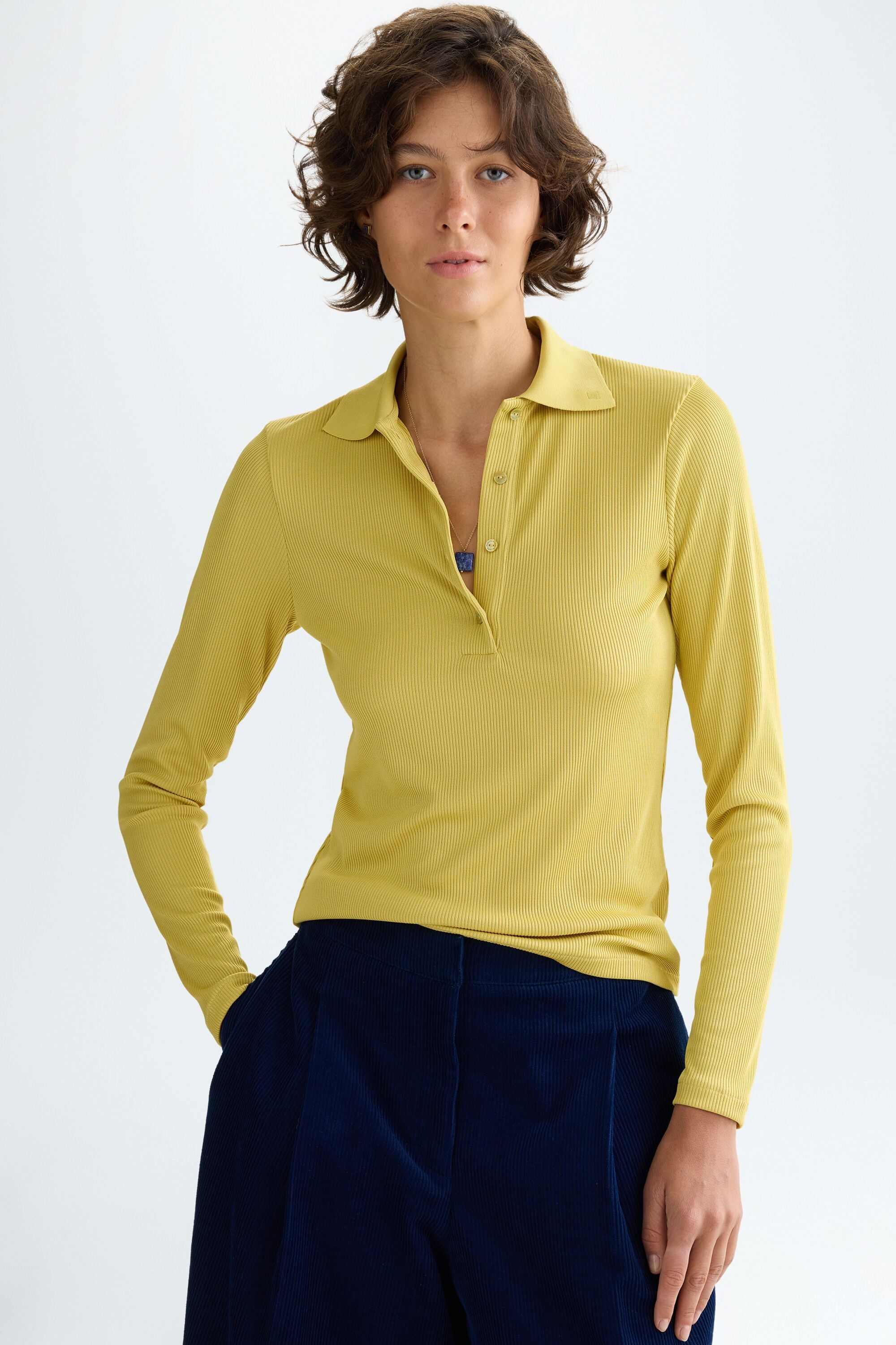 Ribbed knit fitted polo shirt