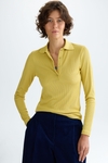 Ribbed knit fitted polo shirt