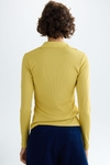 Ribbed knit fitted polo shirt