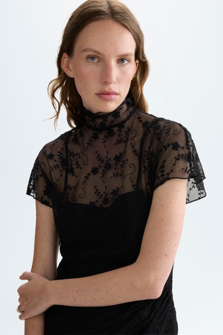 EMBROIDERED TULLE FITTED ASYMMETRIC TOP