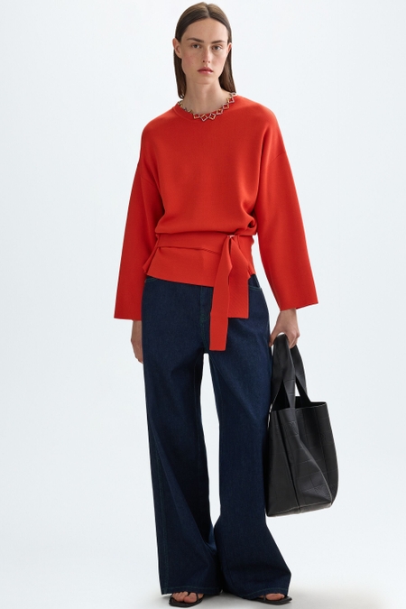 STRETCH-KNIT OVERSIZE SWEATER WITH BELT