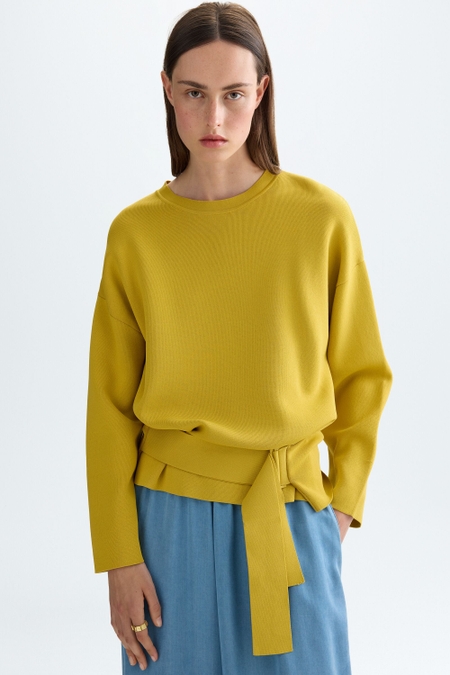 STRETCH-KNIT OVERSIZE SWEATER WITH BELT