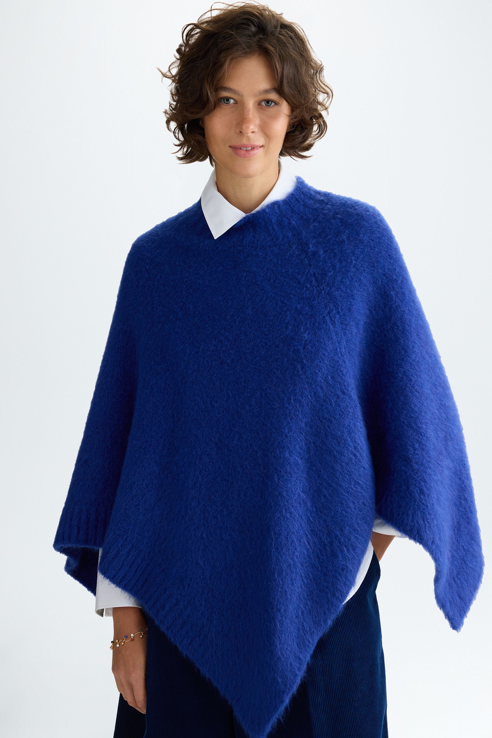 Mohair asymmetric poncho - KLEIN BLUE
