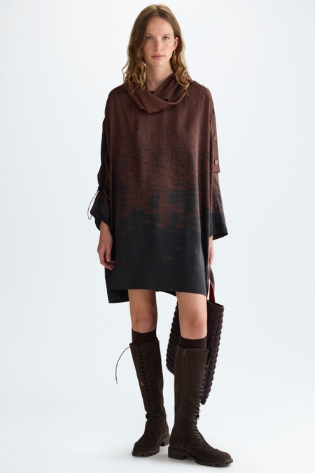 LETTERING PRINT TWILL COCOON DRESS