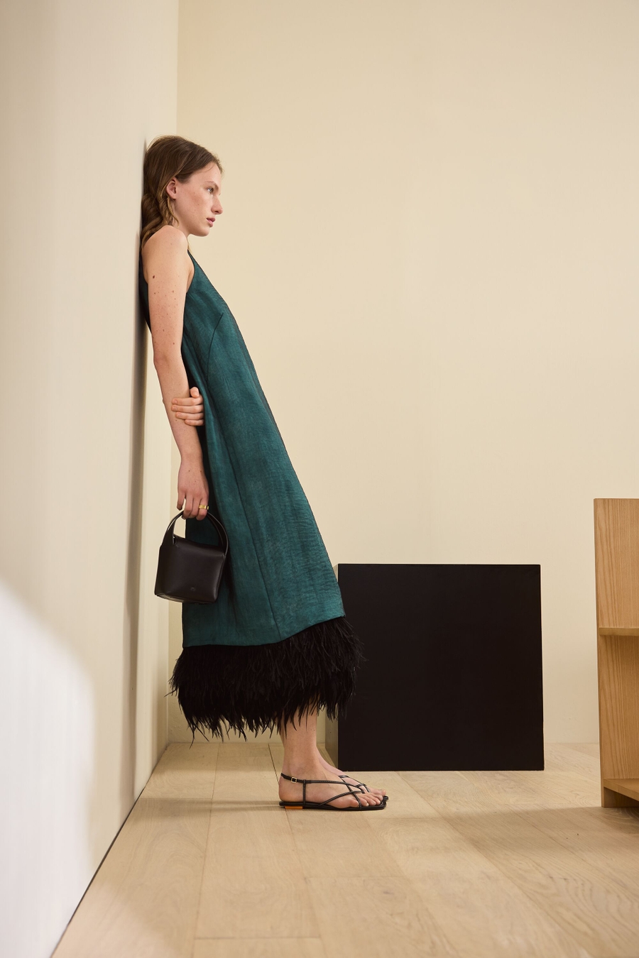 ORGANZA STRAIGHT-FIT DRESS WITH FEATHERS