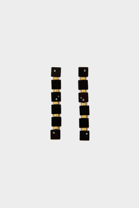 CUBO ÓNIX DROP EARRINGS