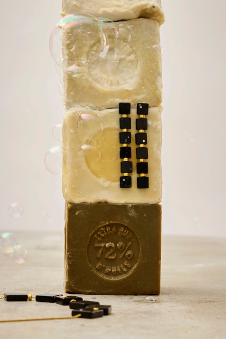 PENDIENTES LARGOS CUBO ÓNIX