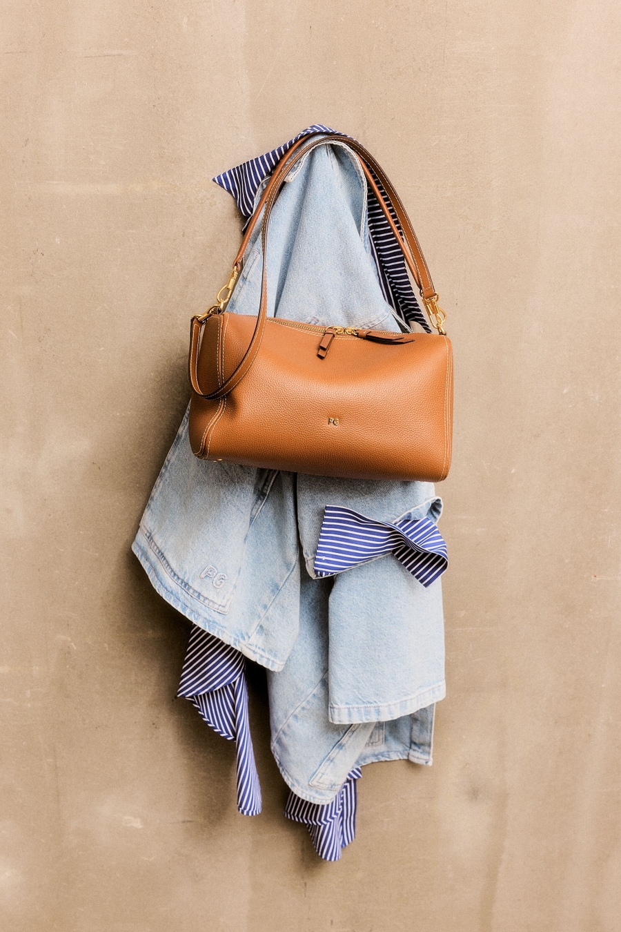 COMBINACIÓN ÚNICA SHOULDER BAG