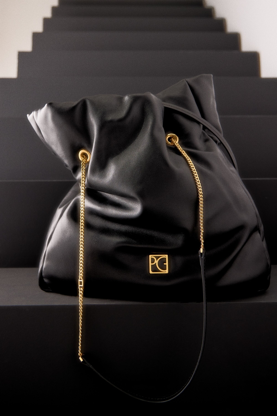 HOMENAJE ACOLCHADO SHOULDER BAG