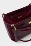 La Gran Manzana shoulder bag