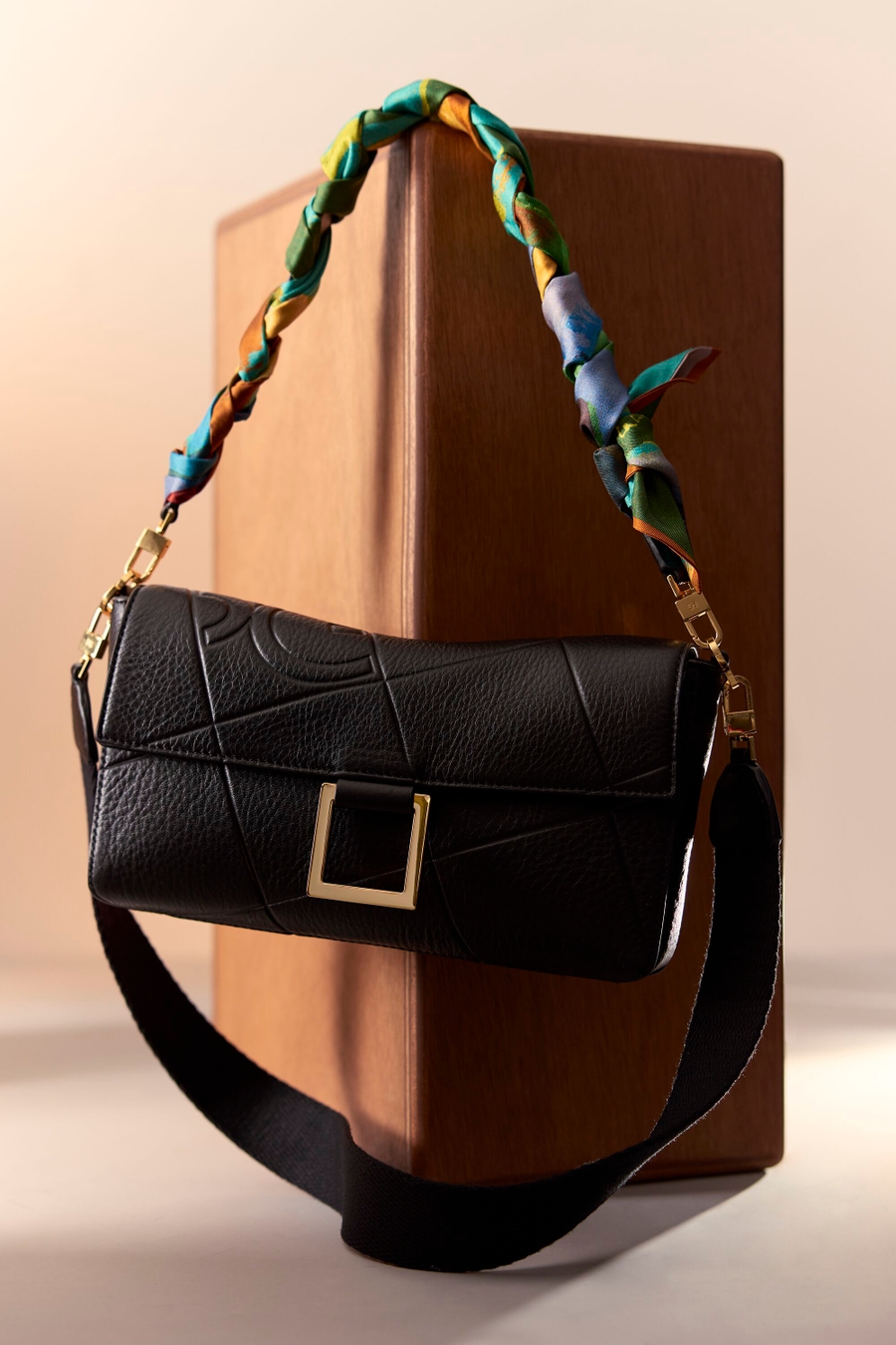 SOHO SHOULDER BAG