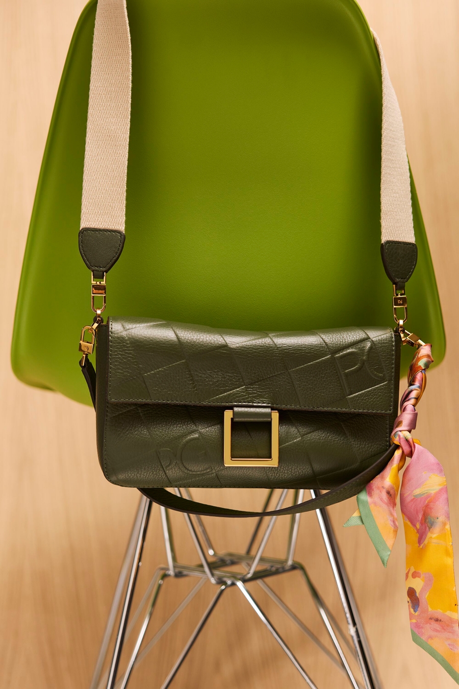SOHO SHOULDER BAG