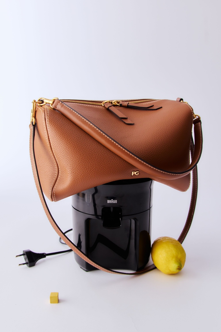 COMBINACIÓN ÚNICA SHOULDER BAG