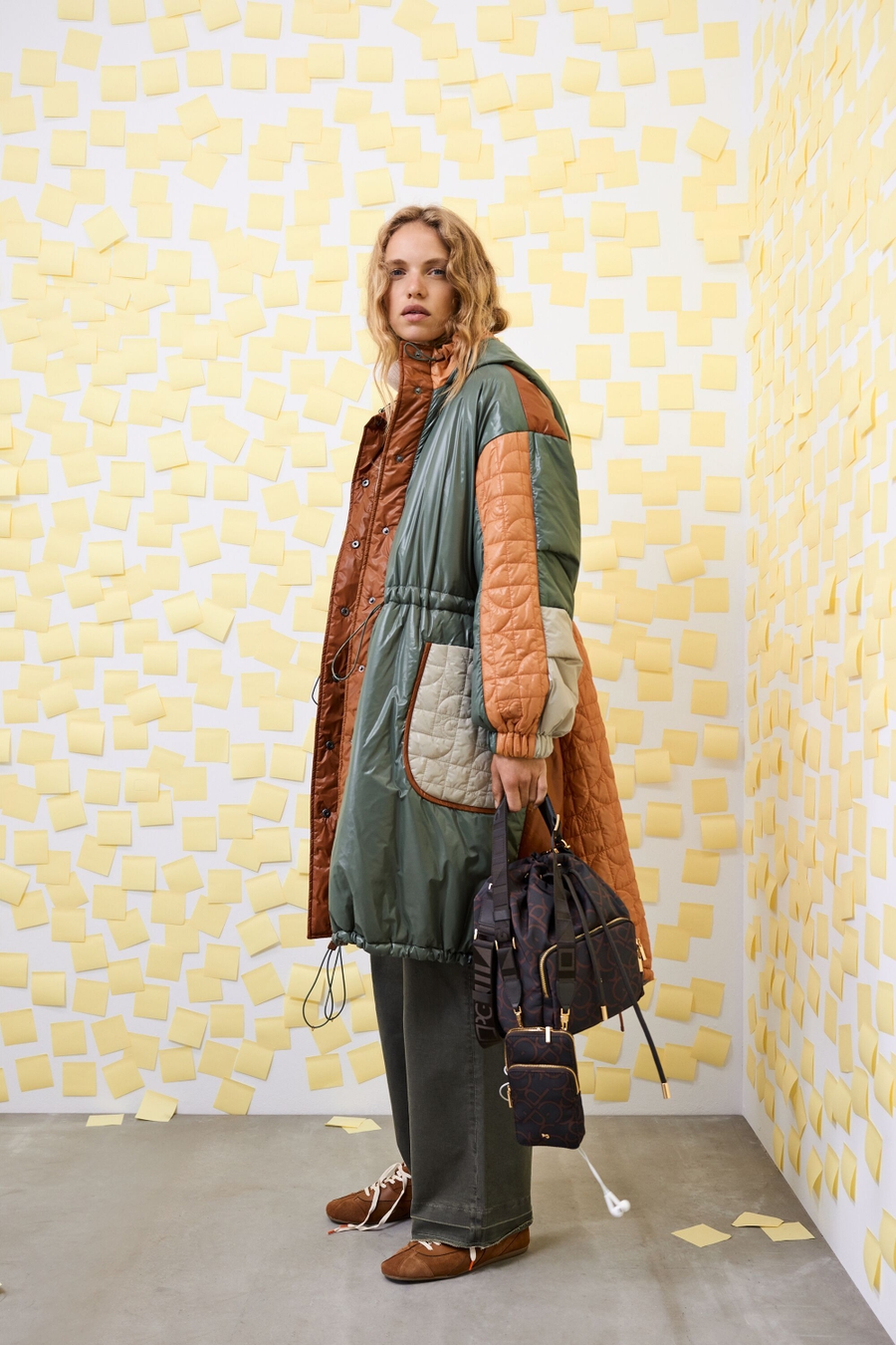 NYLON CROSSBODY BUCKET BAG