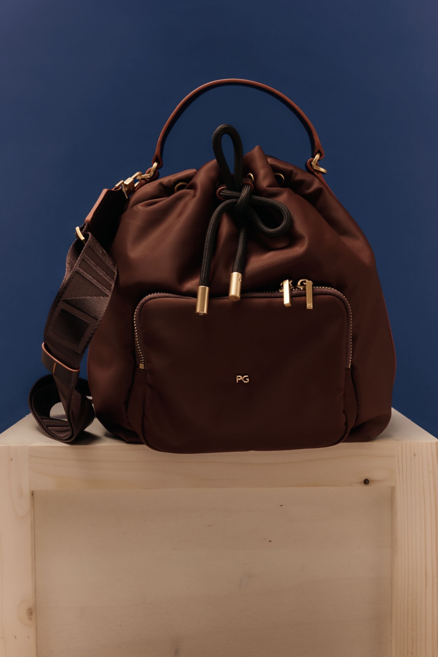 NYLON CROSSBODY BUCKET BAG