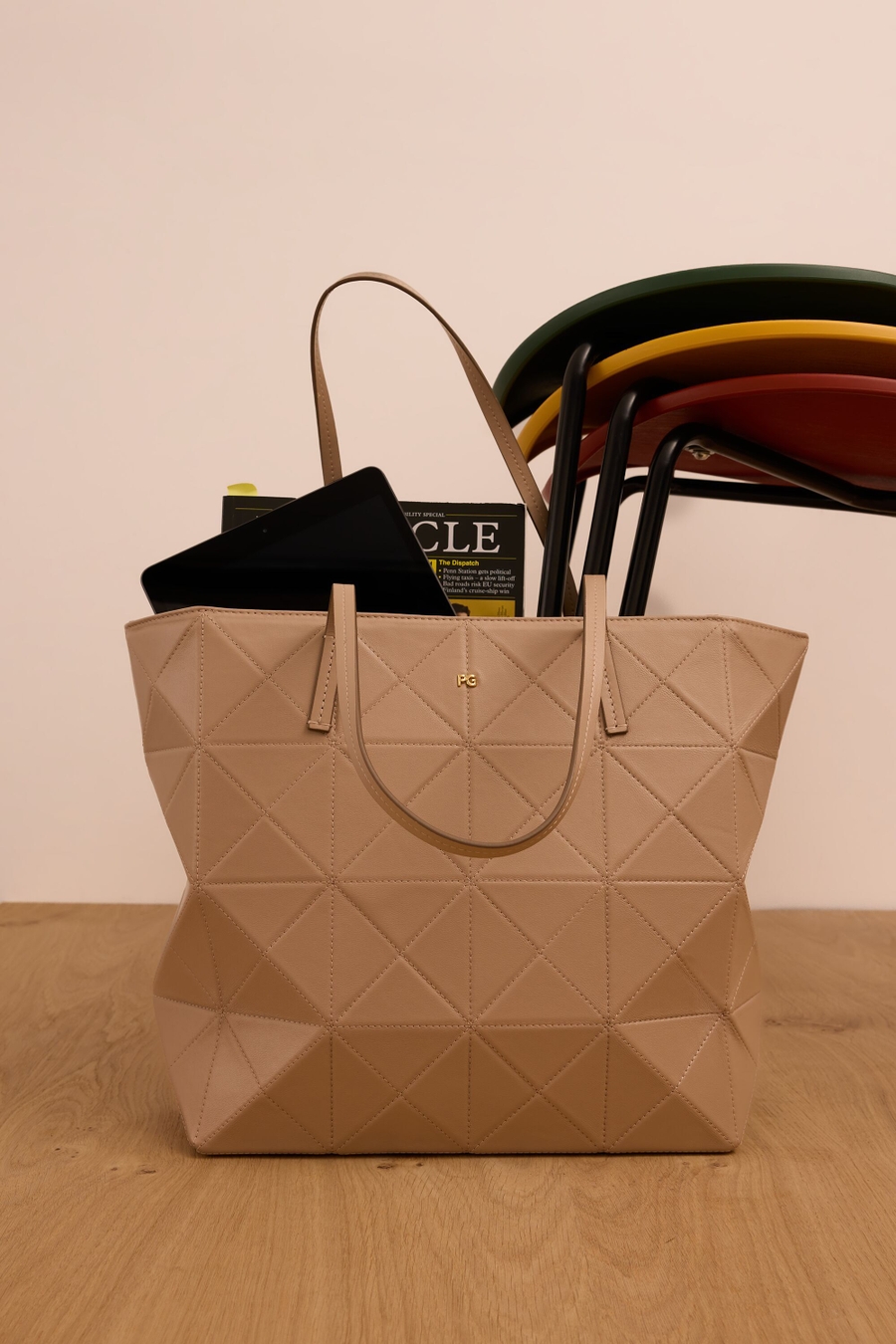 ORIGAMI ZIPPED SHOULDER BAG