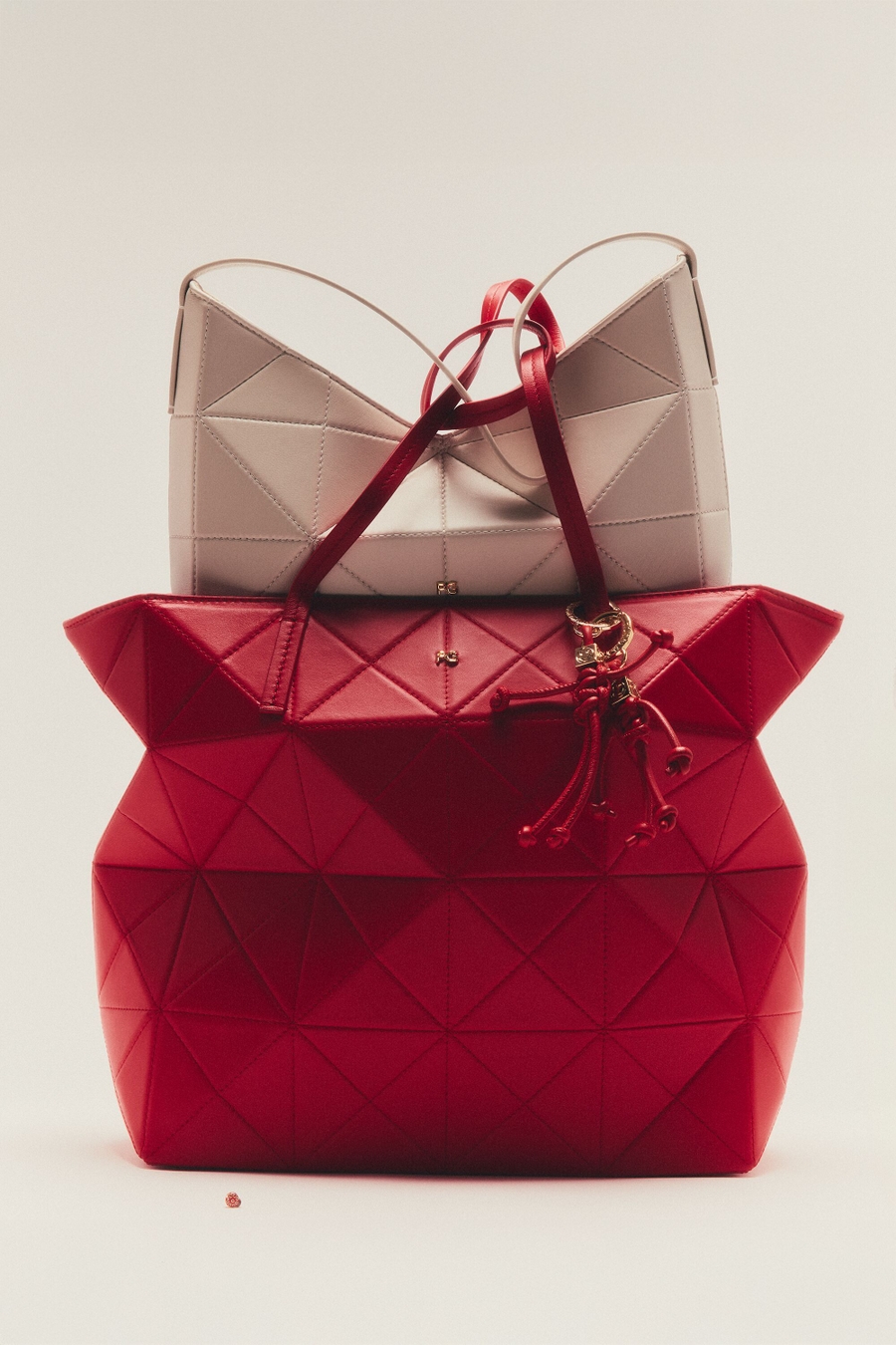 ORIGAMI ZIPPED SHOULDER BAG