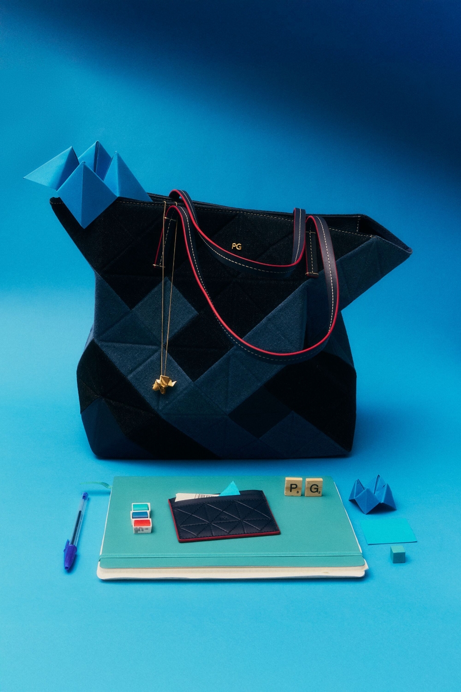 ORIGAMI ZIPPED SHOULDER BAG