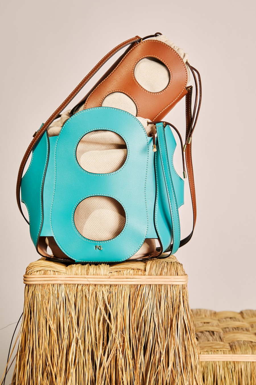 OCHO BUCKET BAG