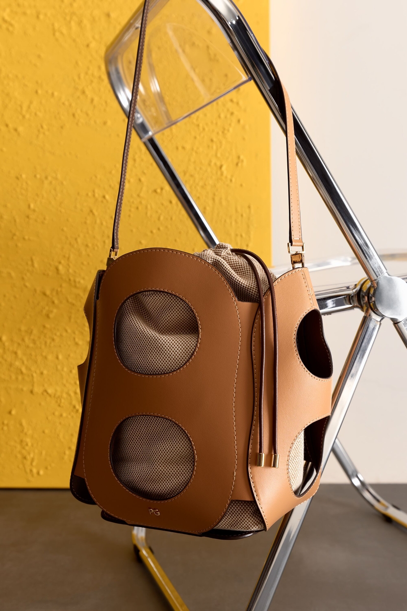 OCHO BUCKET BAG