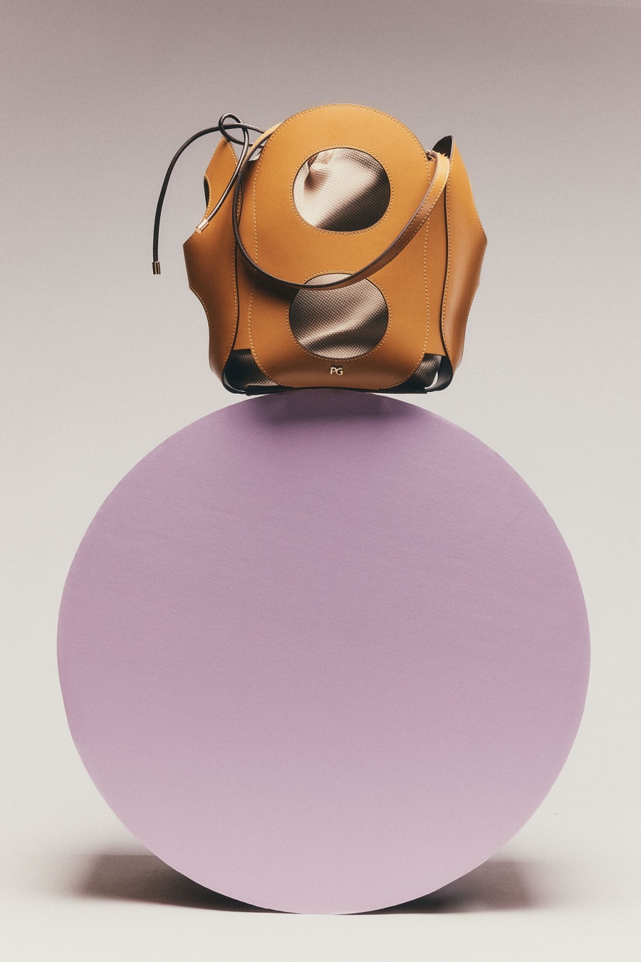 OCHO BUCKET BAG