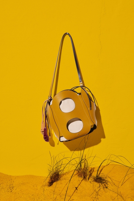 OCHO BUCKET BAG