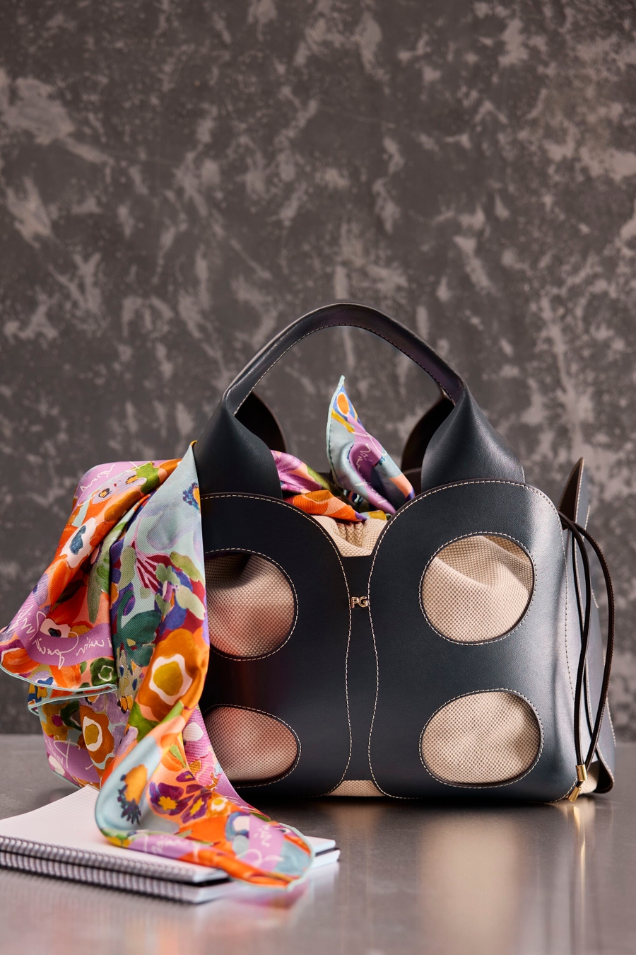 BOLSO DE MANO OCHO