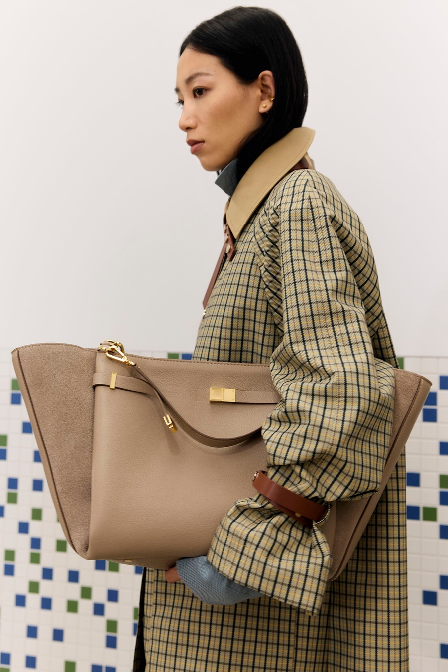 LA GRAN MANZANA SHOULDER BAG
