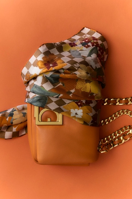 HOMENAJE ACOLCHADO SHOULDER BAG