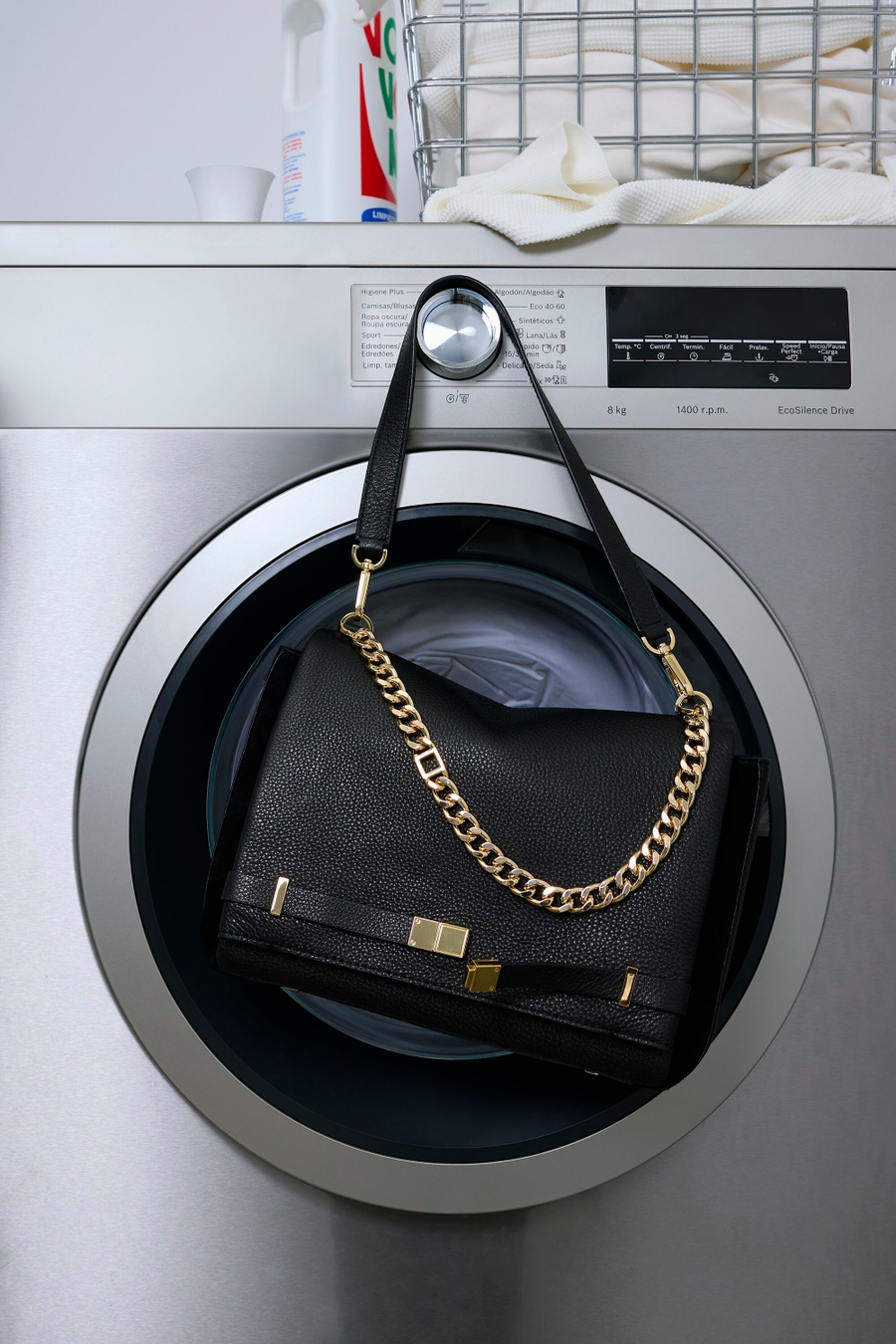 LA GRAN MANZANA SHOULDER BAG