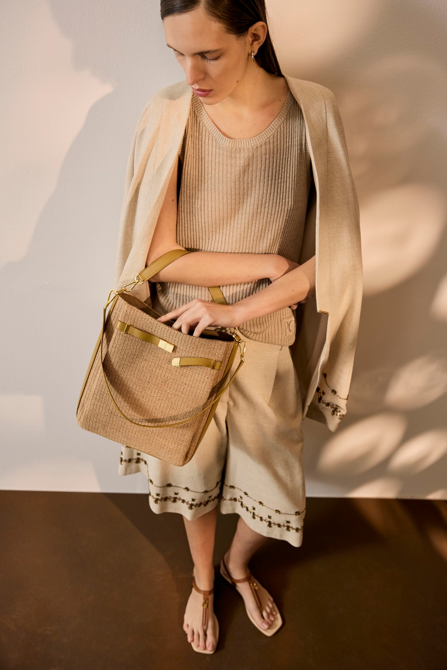 LA GRAN MANZANA SHOULDER BAG