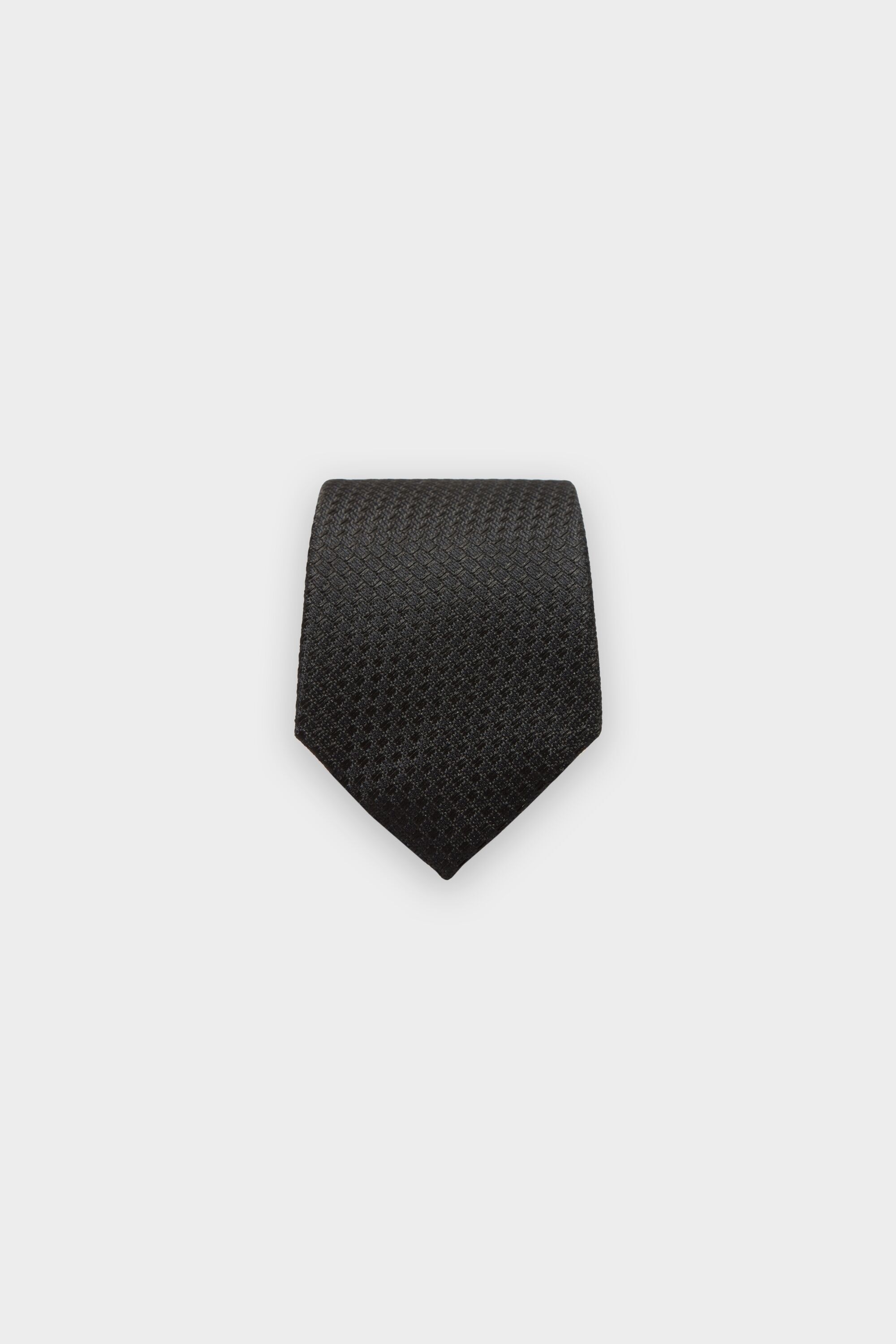 Structured silk tie