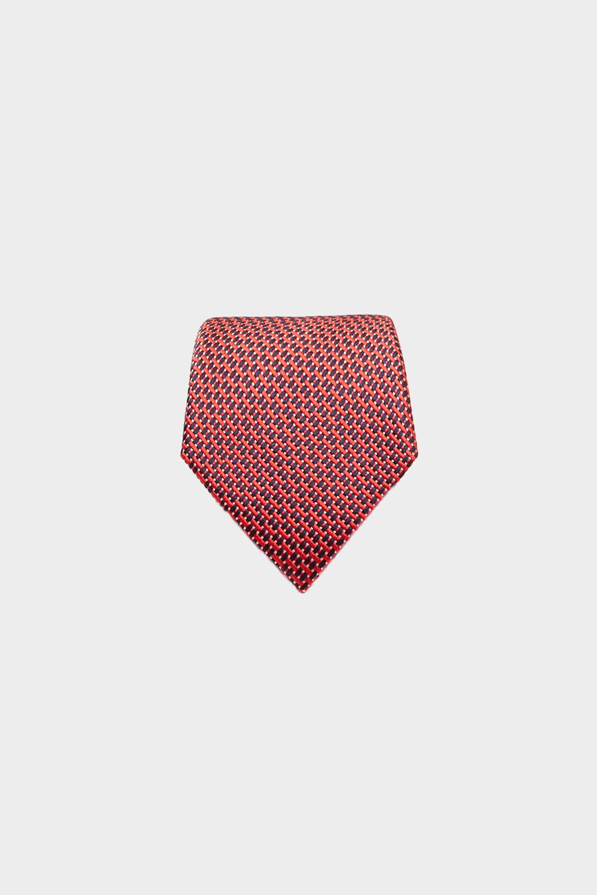 Structured silk tie