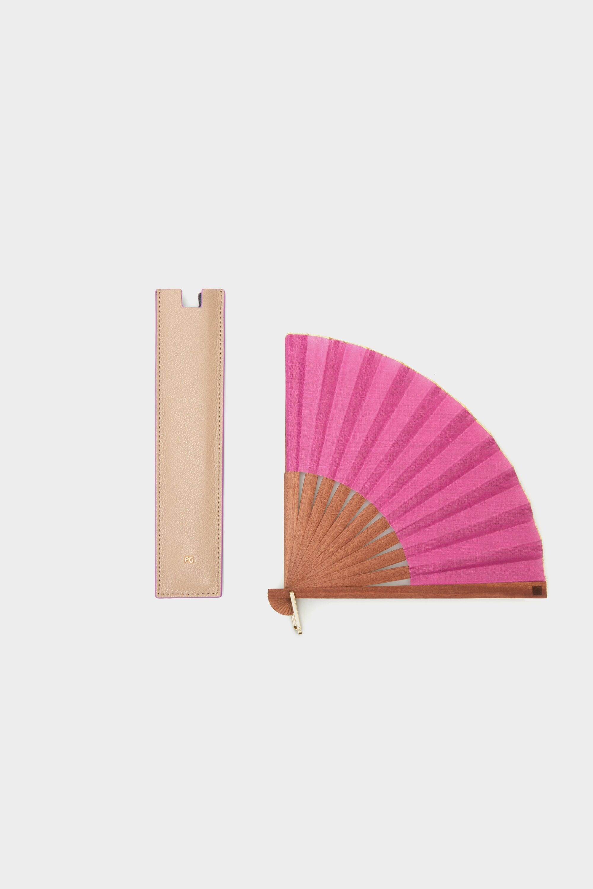 Hand fan with leather case
