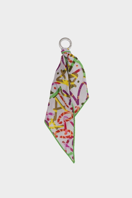UNTYPED SILK SCARF CHARM